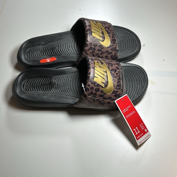 Women’s Nike Victoria One Slide Leopard Print sz 11 - Picture 4 of 5